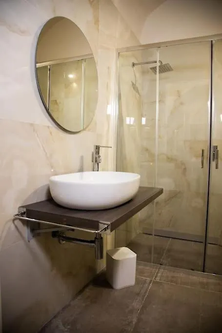 Apartment Intero Alloggio - Chiaia Naples